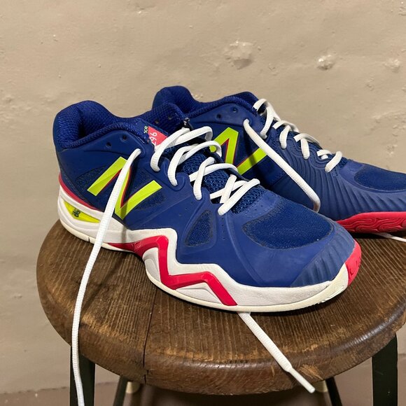 New Balance Smeakers, 9.5 - Picture 3 of 3